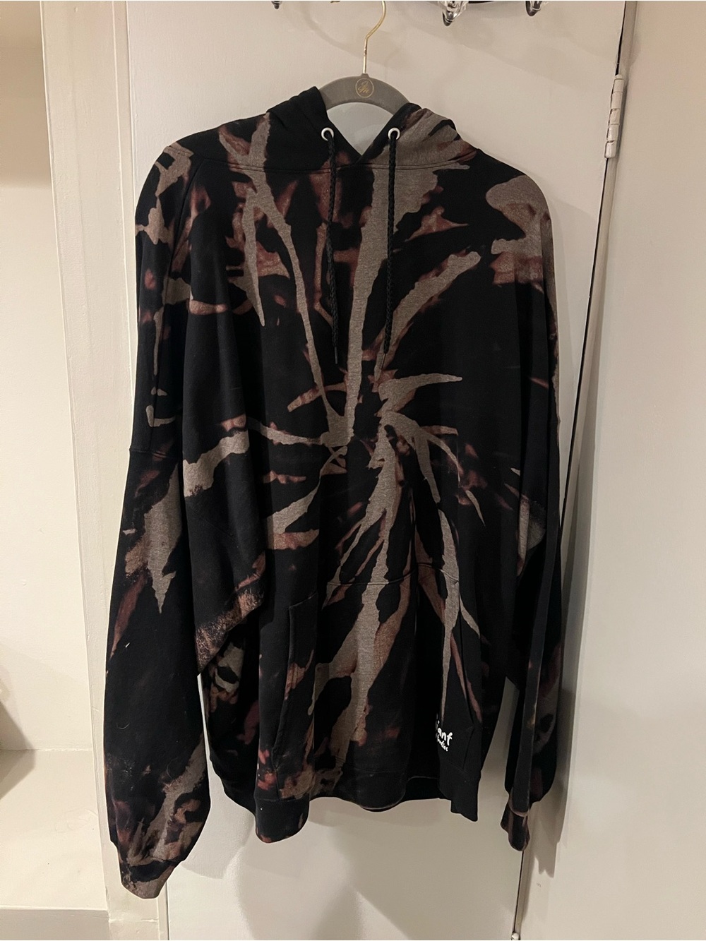 "Giant Hoodies" Tie-Dye Patterned Hoodie